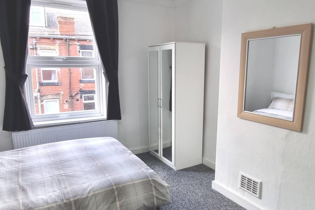 Your Home Away From Home. Leeds  Eksteriør billede