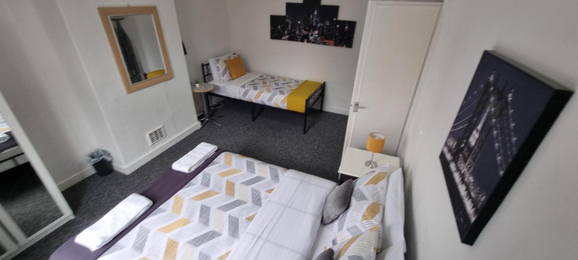 Your Home Away From Home. Leeds  Eksteriør billede